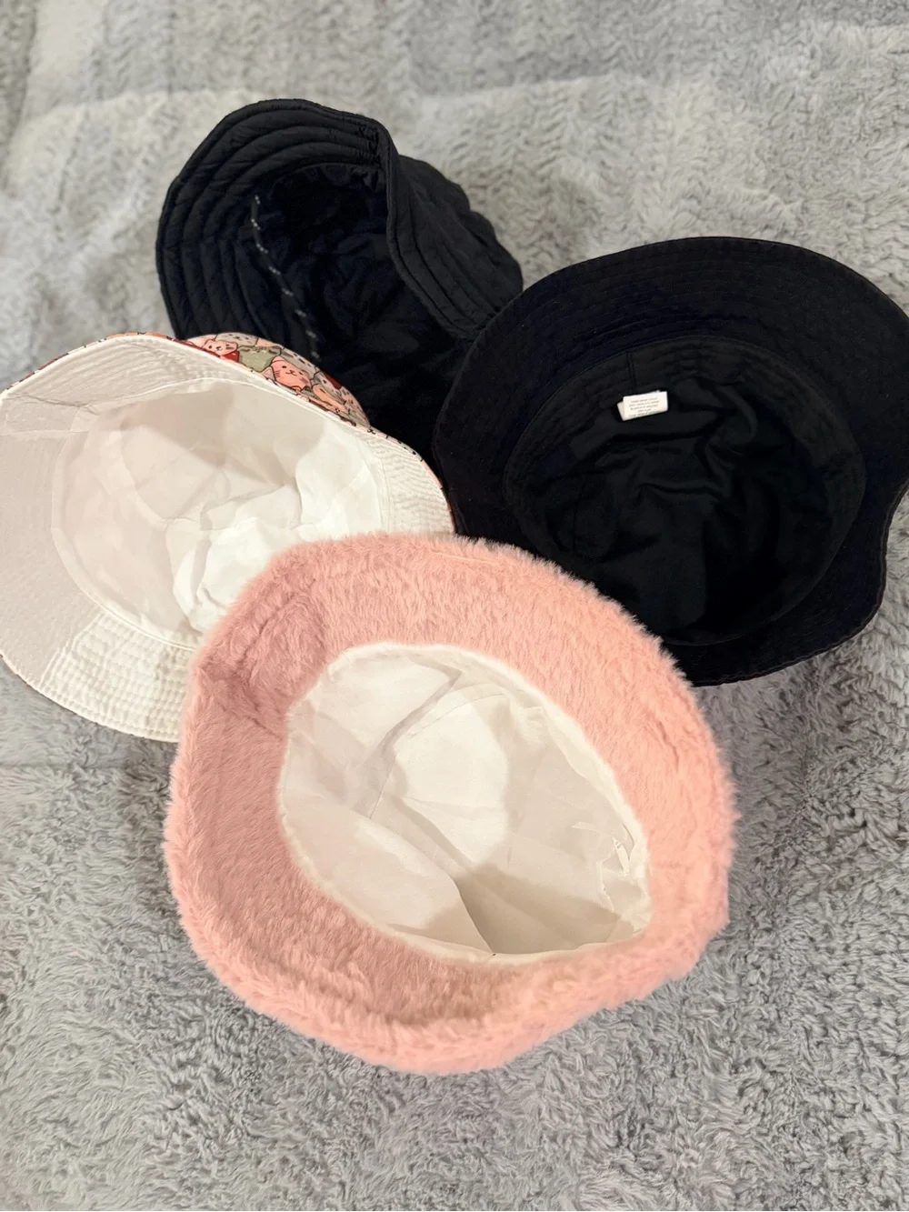 Set of 4 Bucket Hats - Black, Pink, Printed Cat
